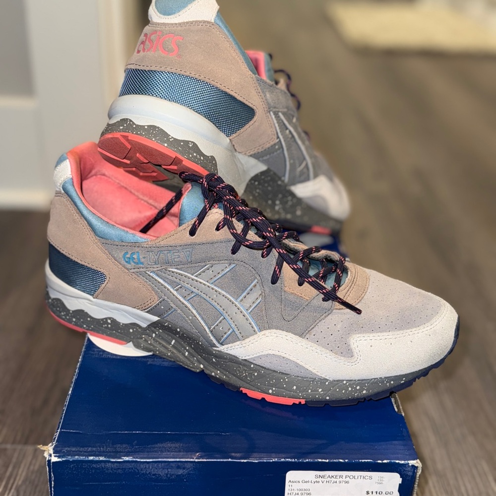 ASICS Gel-Lyte V Carbon Aluminum Sneakers